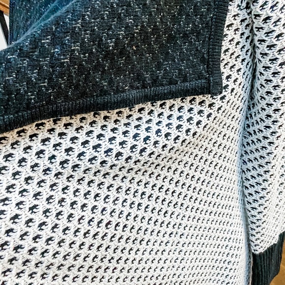 Kensie Black and White Fishnet Pattern Long Sleeve Sweater Cardigan Size Small - Picture 5 of 11